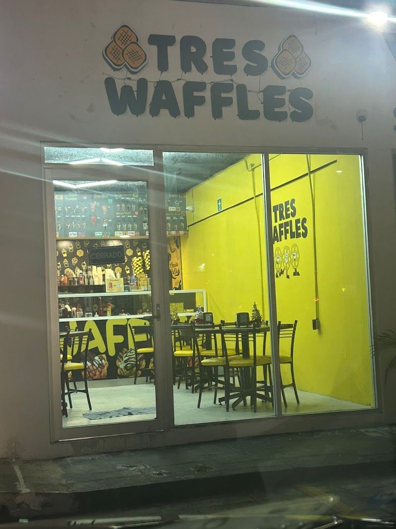 Tres Waffles Plaza Kabah 221