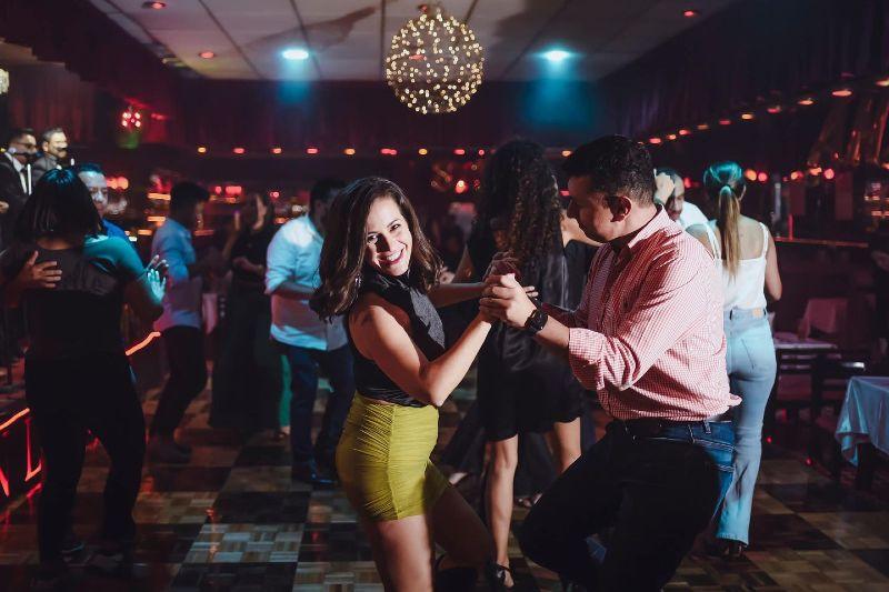 Salsa, Bachata, Zouk Lessons MExplor