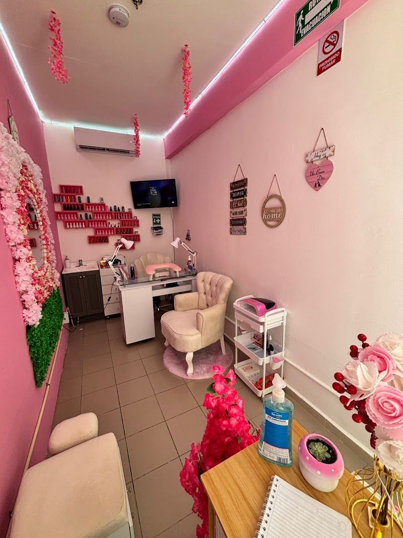 Luxury Nail Studio