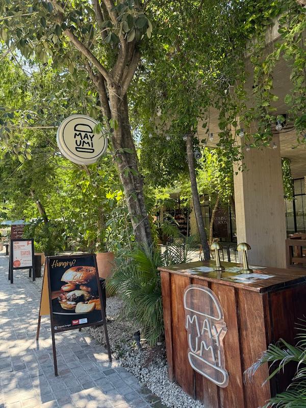 MAYUMI BURGER.