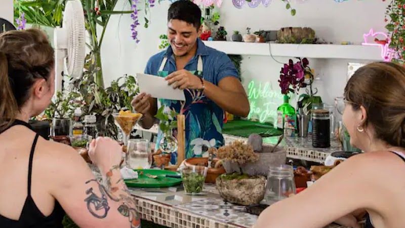 Clase de elaboración artesanal de tortillas tradicionales mexicanas