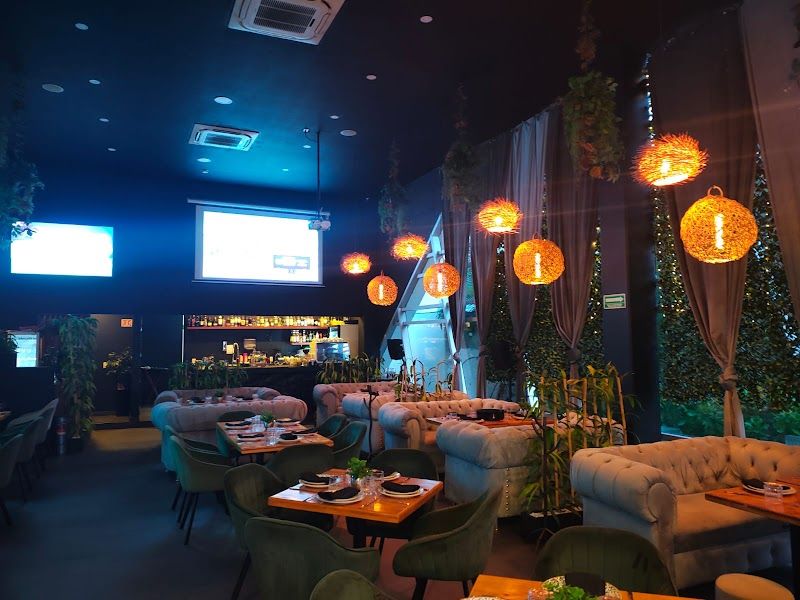 LA FRENCH RIVIERA RESTAURANT & HOOKAH LOUNGE