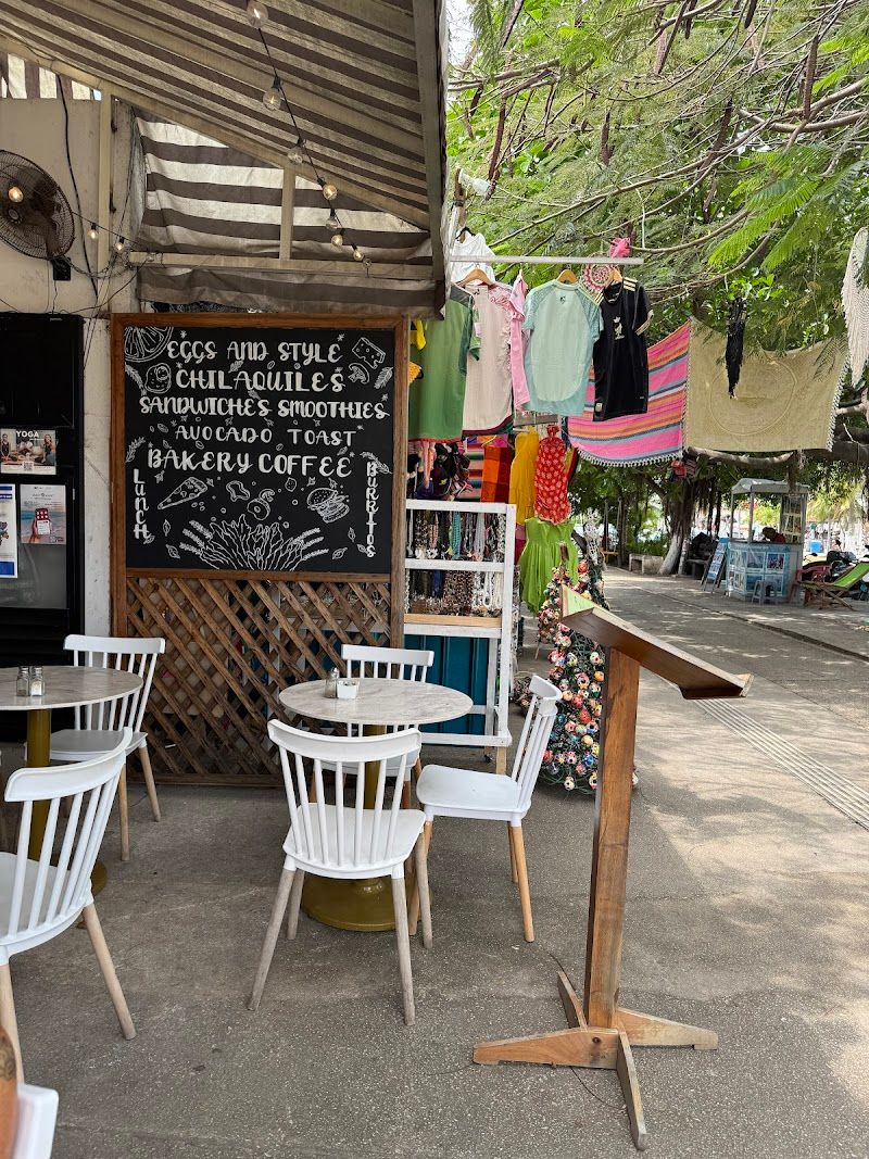 Rossina Cafe Tulum Pueblo