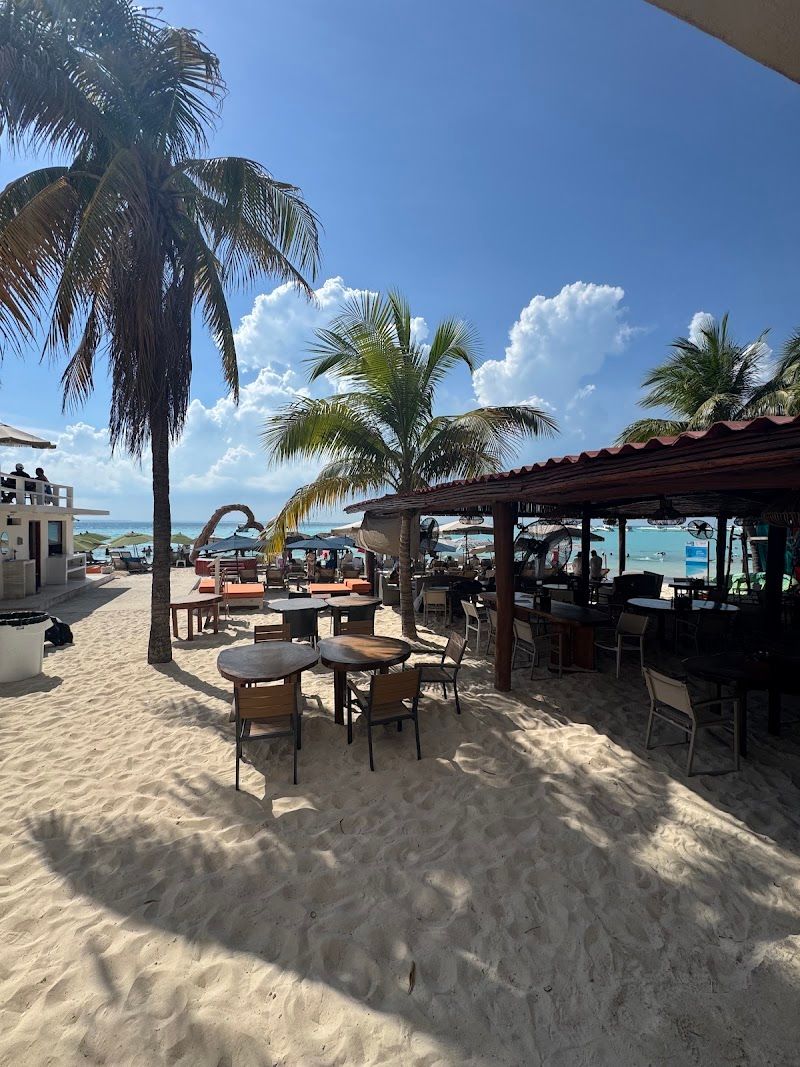 Cuxos Beach Club