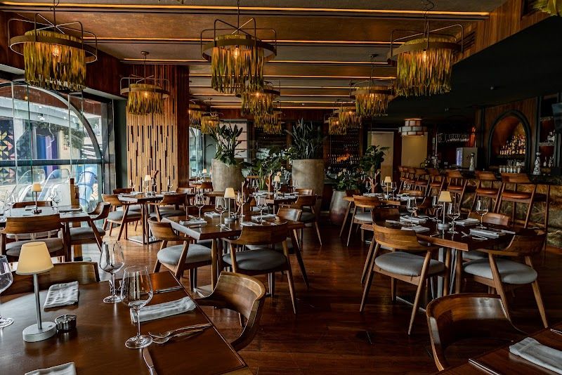 Harry's Steakhouse & Raw Bar