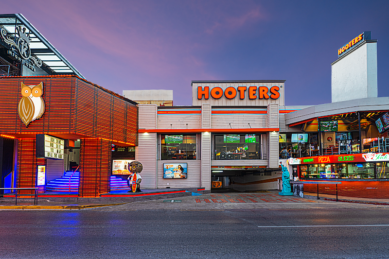Hooters Kukulcan