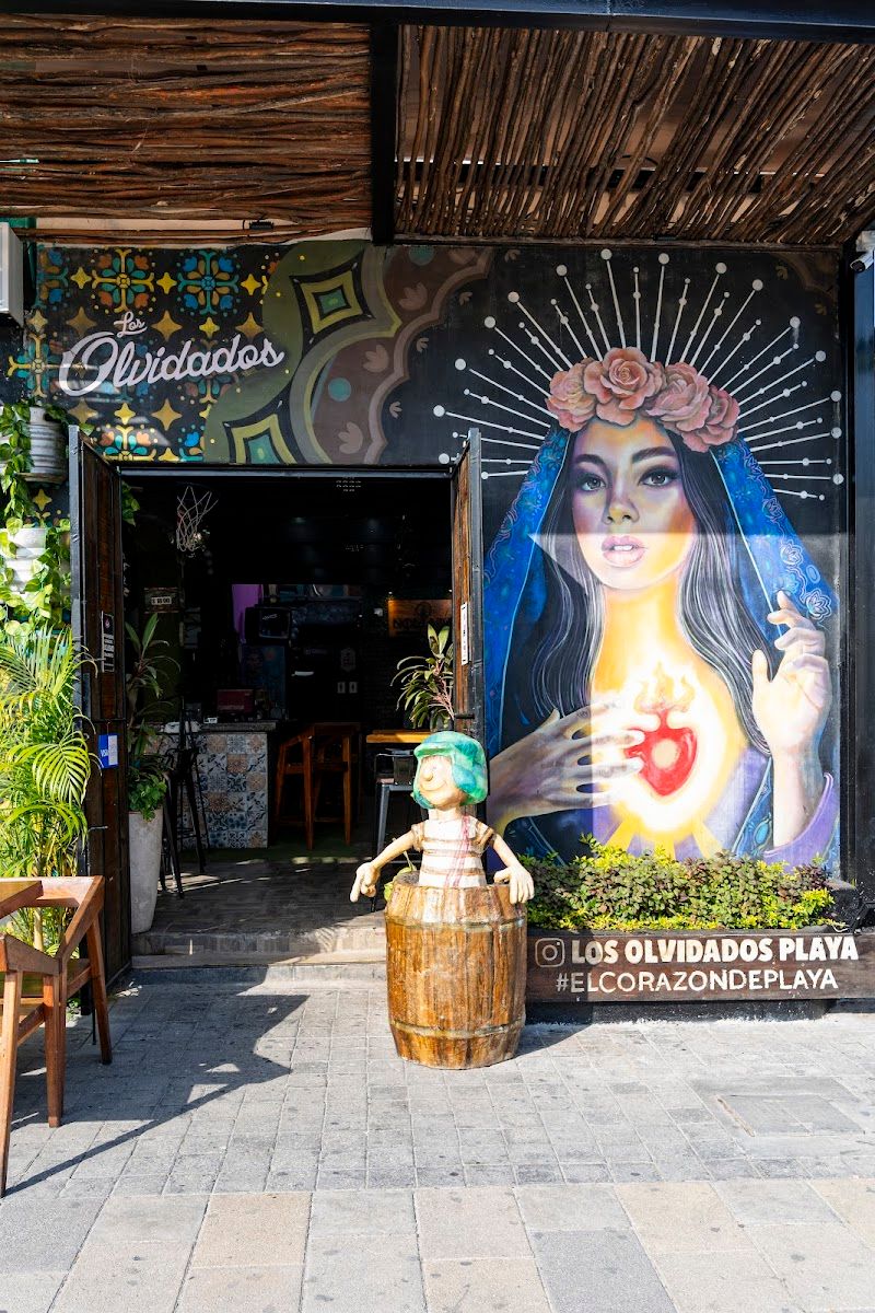 Los Olvidados Cantina Bar Kitsch