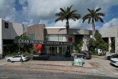 Crab House | The Best Seafood in Cancún