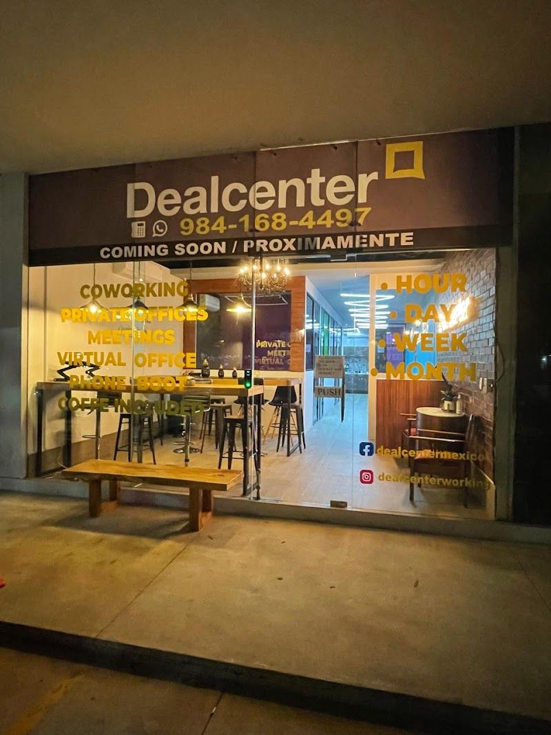 Dealcenter Playa del Carmen - Coworking and private offices