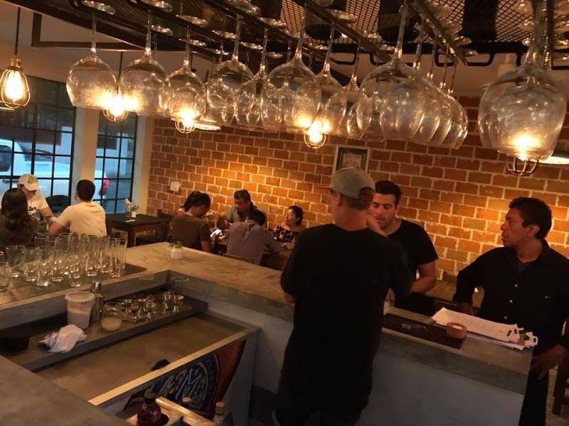 Mu. Burgerhouse AV40 | Hamburguesería en Playa del Carmen