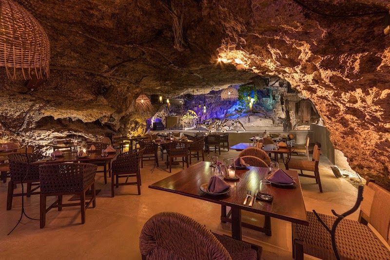 Alux Restaurant Bar and Lounge