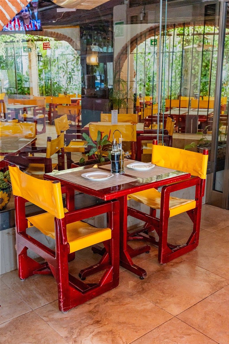 Rolandi's Restaurante Bar & Pizzeria